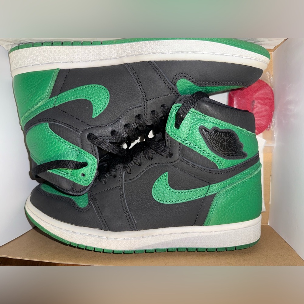 Air Jordan 1 Retro High OG Pine Green 2.0